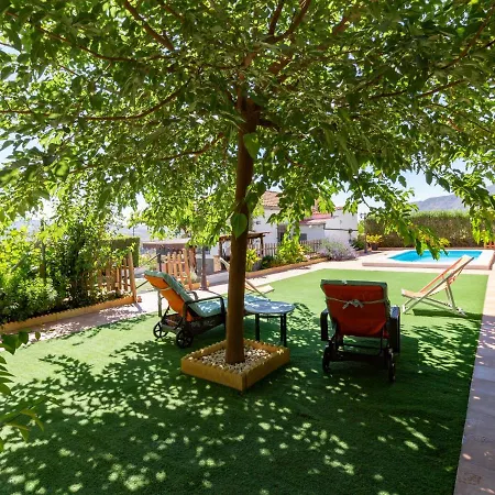 Cortijo La Erilla Farm stay *
